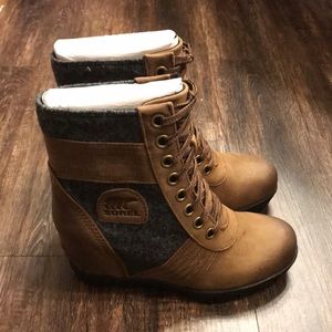 Sorel Lexie Wedge Boots In Tobacco 